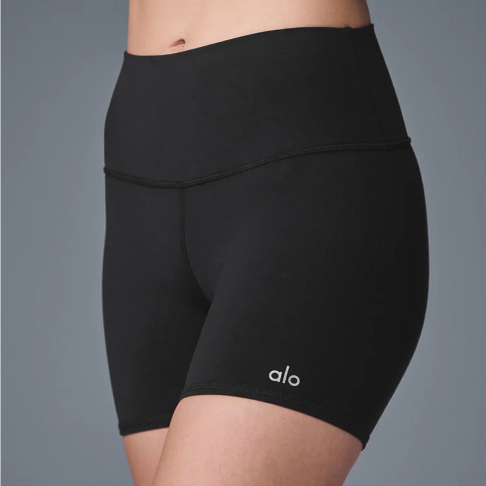 ALO Yoga biker shorts - size XS